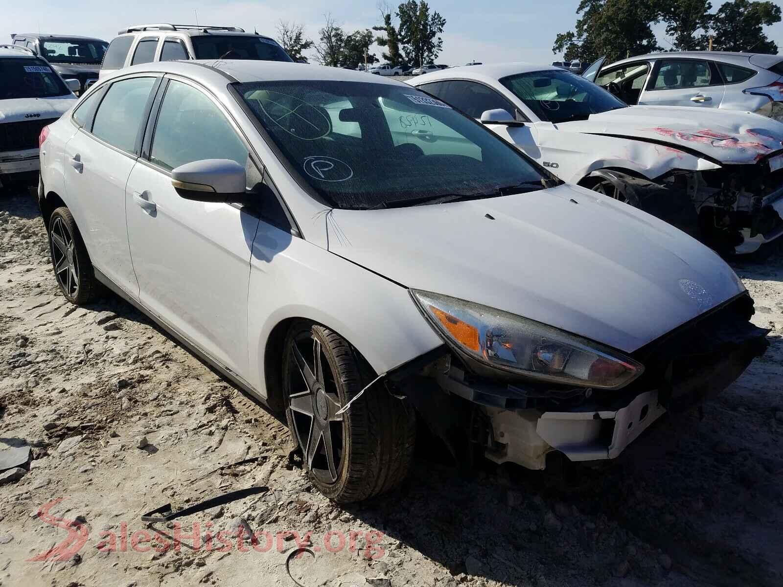 2015 FORD FOCUS — VIN 1FADP3F21FL295937