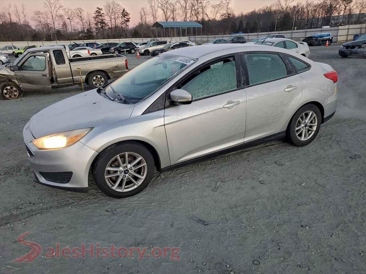 2015 FORD FOCUS — VIN 1FADP3F24FL233853