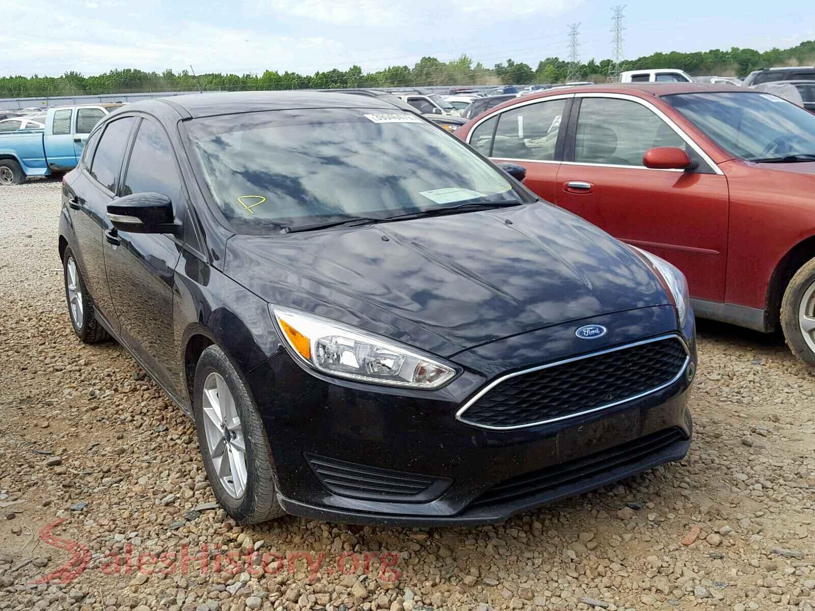 2015 FORD FOCUS SE — VIN 1FADP3K24FL224608