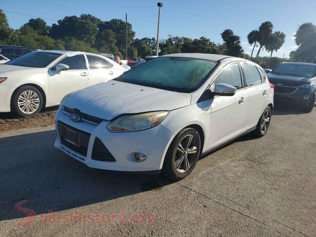 2014 FORD FOCUS — VIN 1FADP3K28EL268853