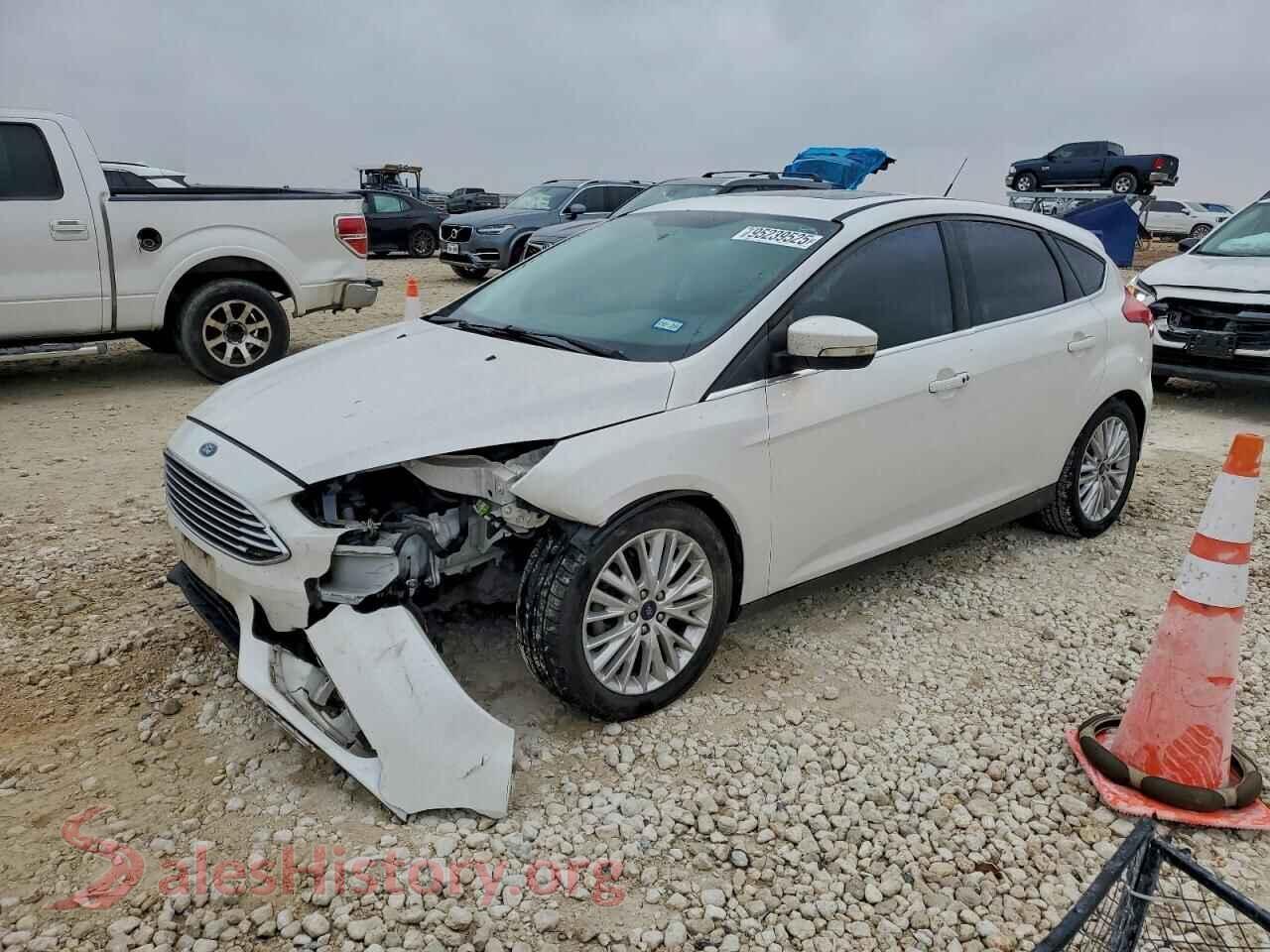 2017 FORD FOCUS — VIN 1FADP3N2XHL272578