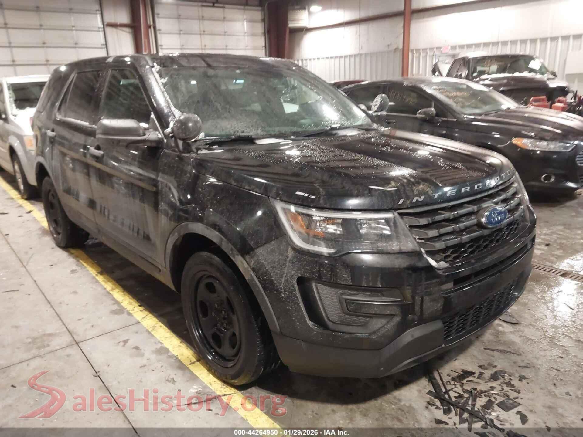 2018 FORD POLICE INTERCEPTOR UTILITY — VIN 1FM5K8AT0JGC17317