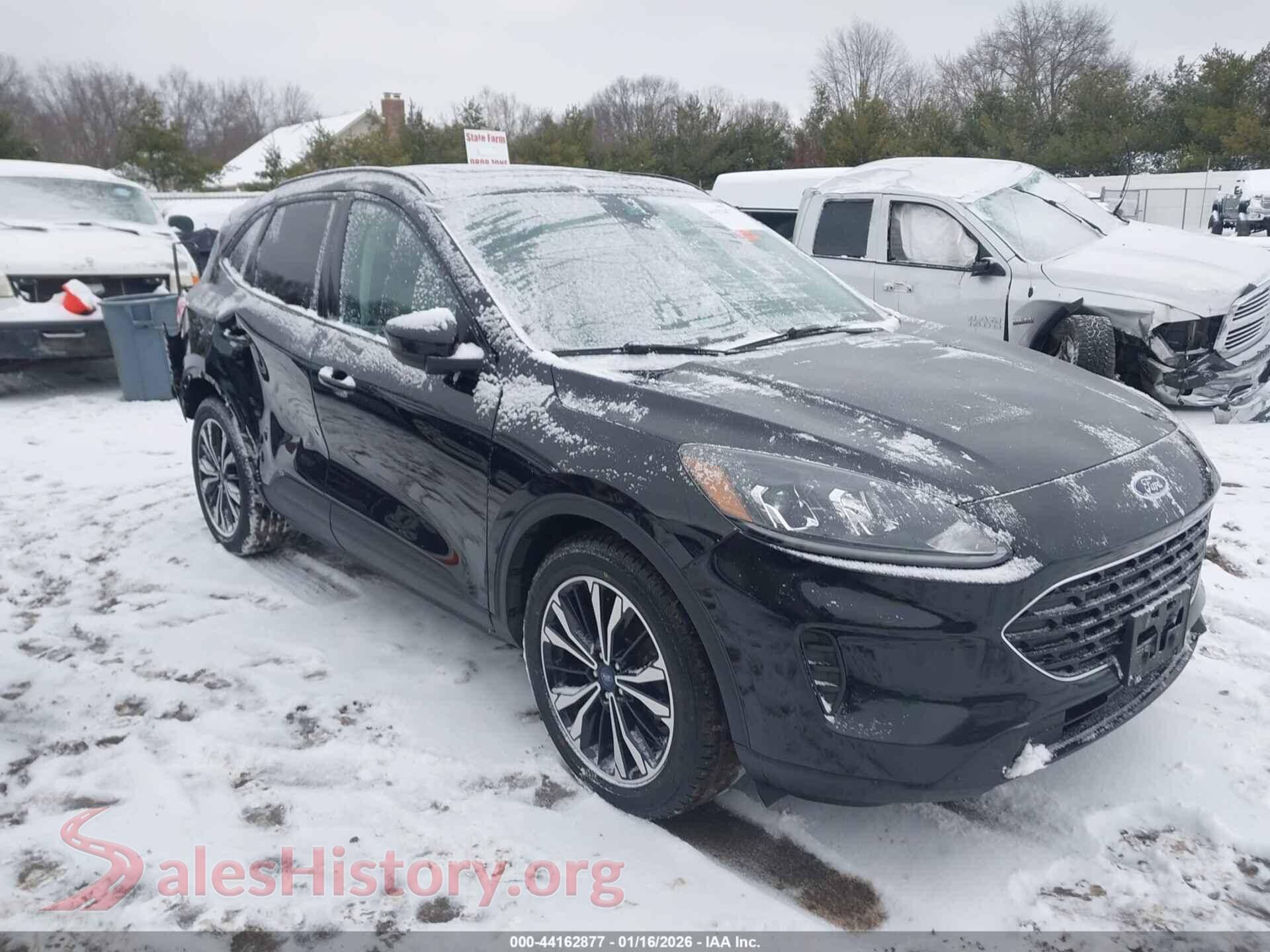 2022 FORD ESCAPE — VIN 1FMCU0BZ3NUB06953