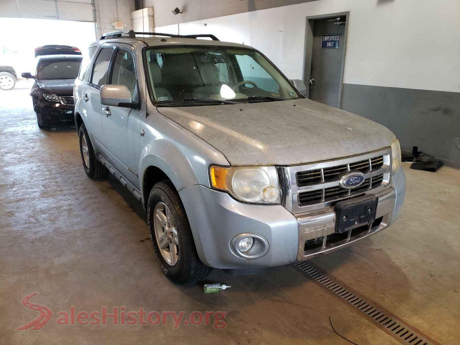 2008 FORD ESCAPE — VIN 1FMCU59H18KA28893
