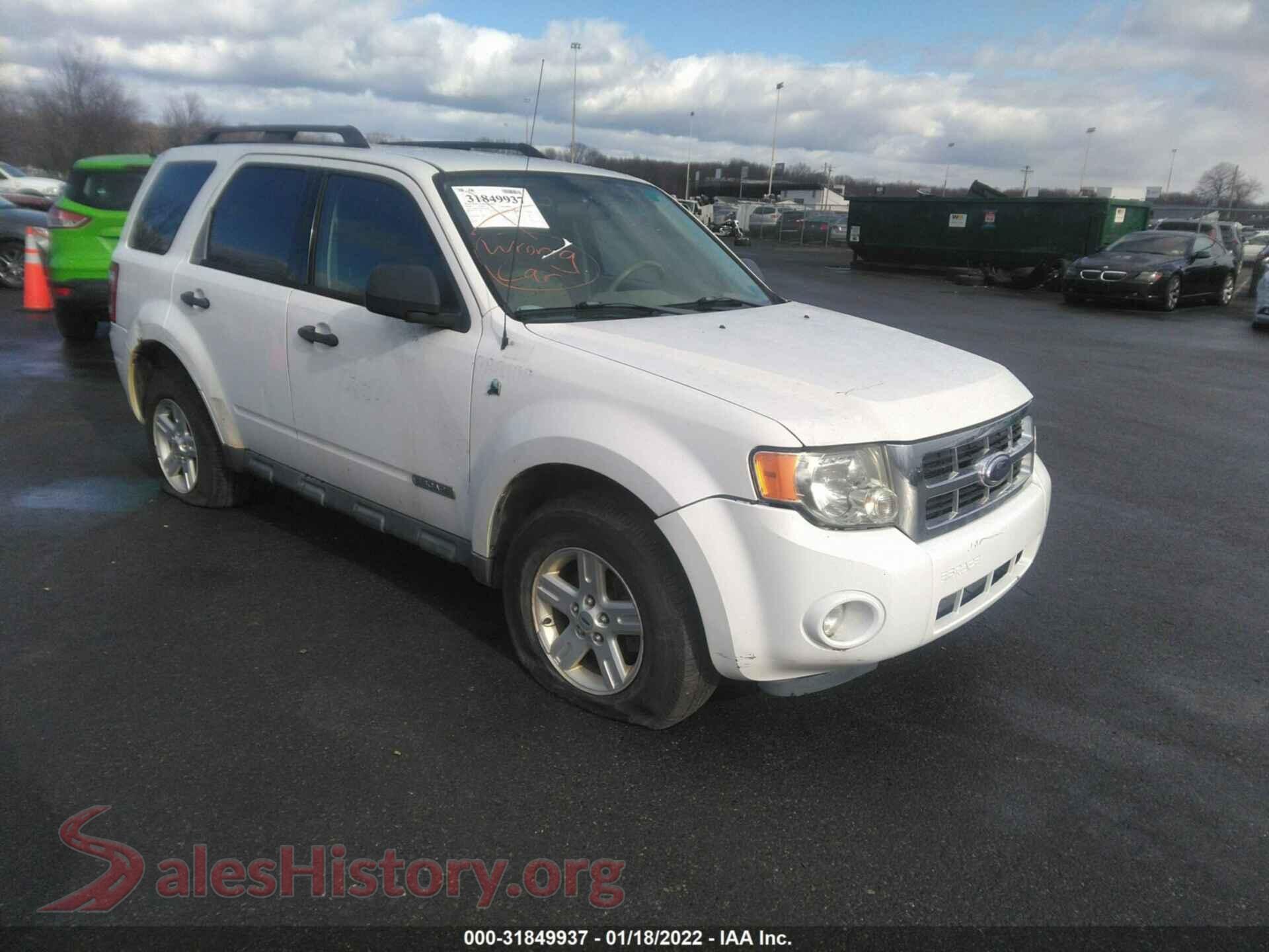 2008 FORD ESCAPE — VIN 1FMCU59HX8KD64560