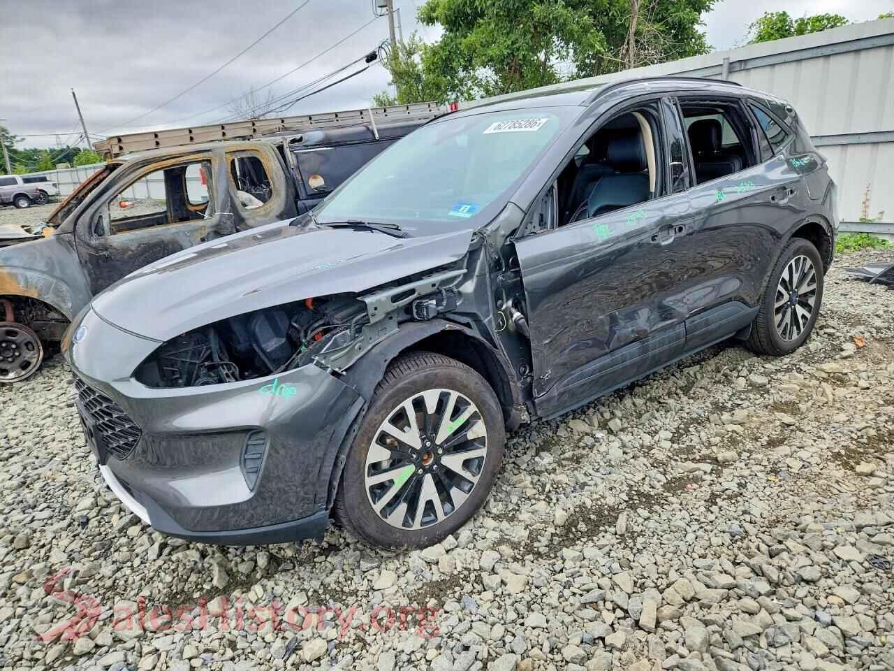 2020 FORD ESCAPE — VIN 1FMCU9BZ6LUB46560