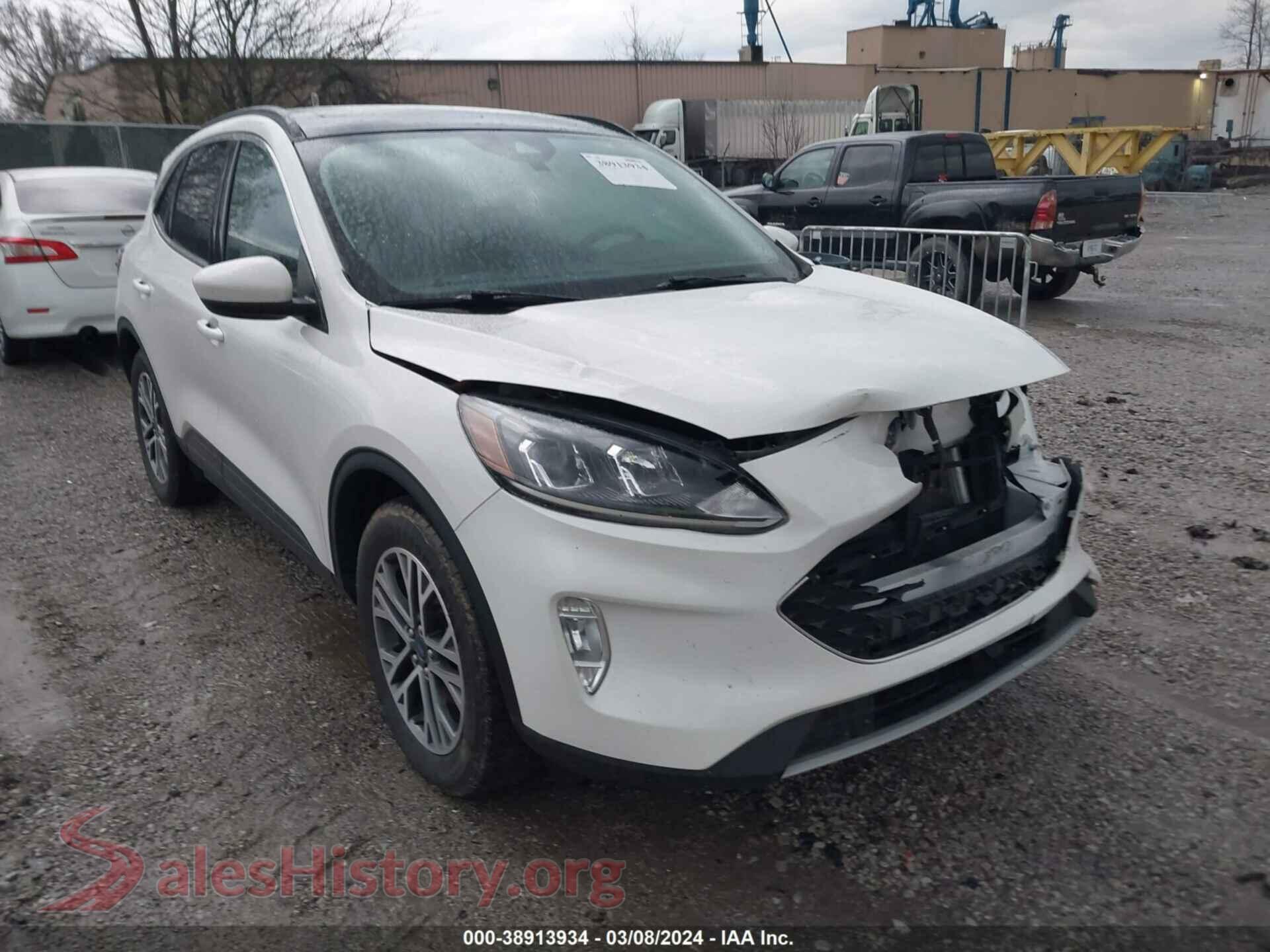 2021 FORD ESCAPE — VIN 1FMCU9CZ8MUA19194