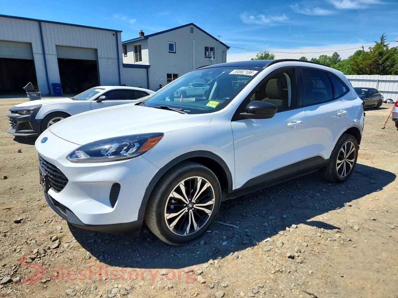 2021 FORD ESCAPE — VIN 1FMCU9G62MUA16405