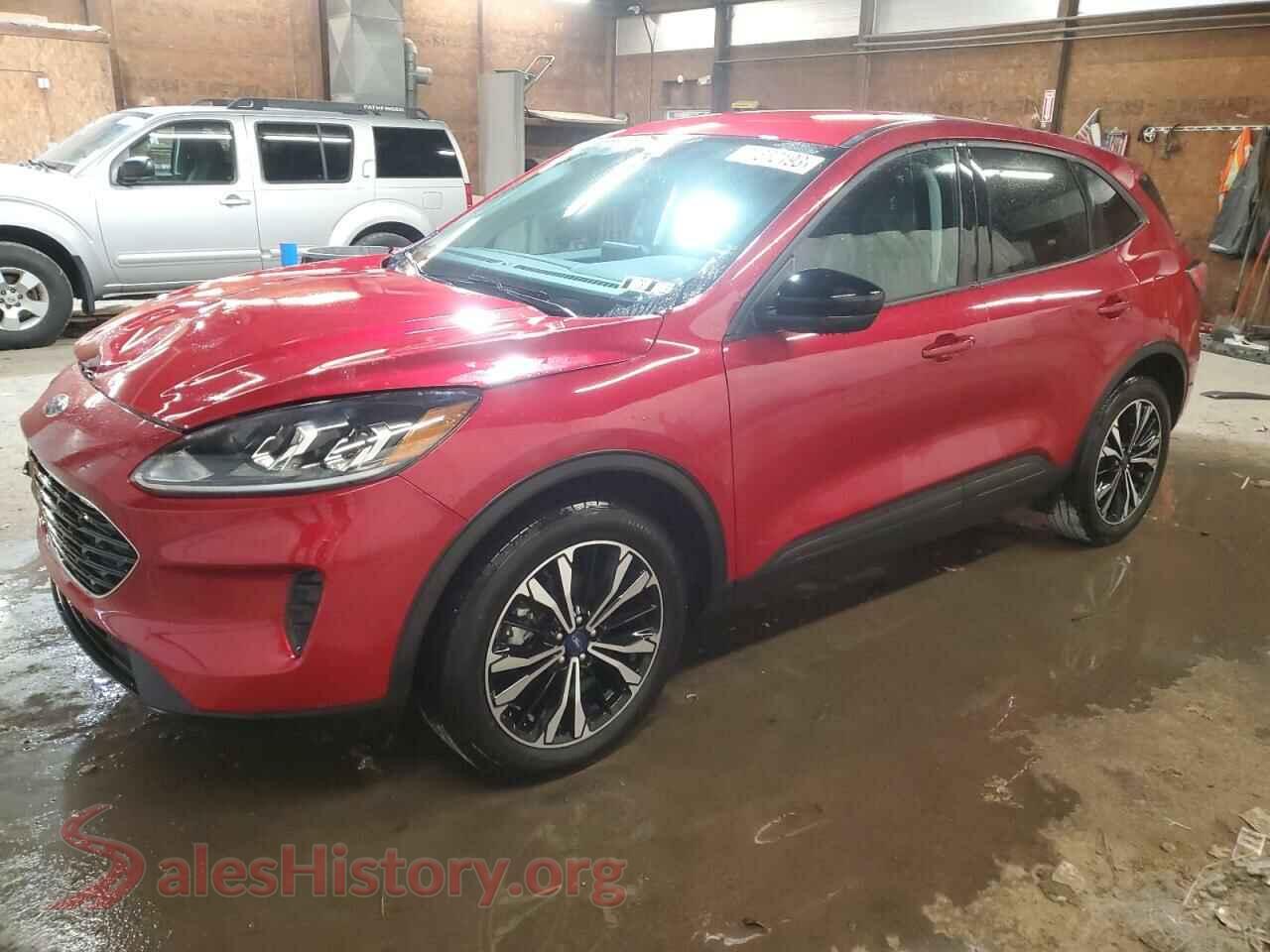 2021 FORD ESCAPE — VIN 1FMCU9G63MUB17730