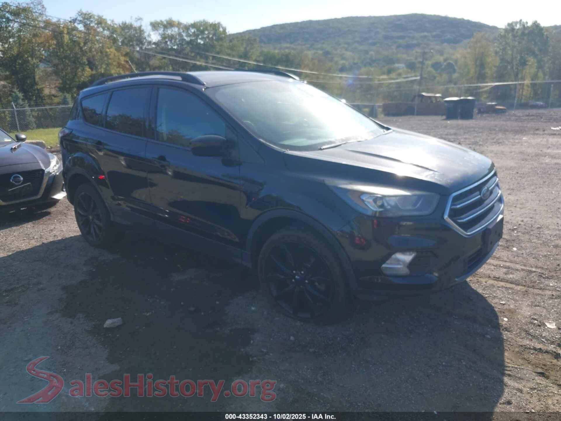 2017 FORD ESCAPE — VIN 1FMCU9G99HUD47742