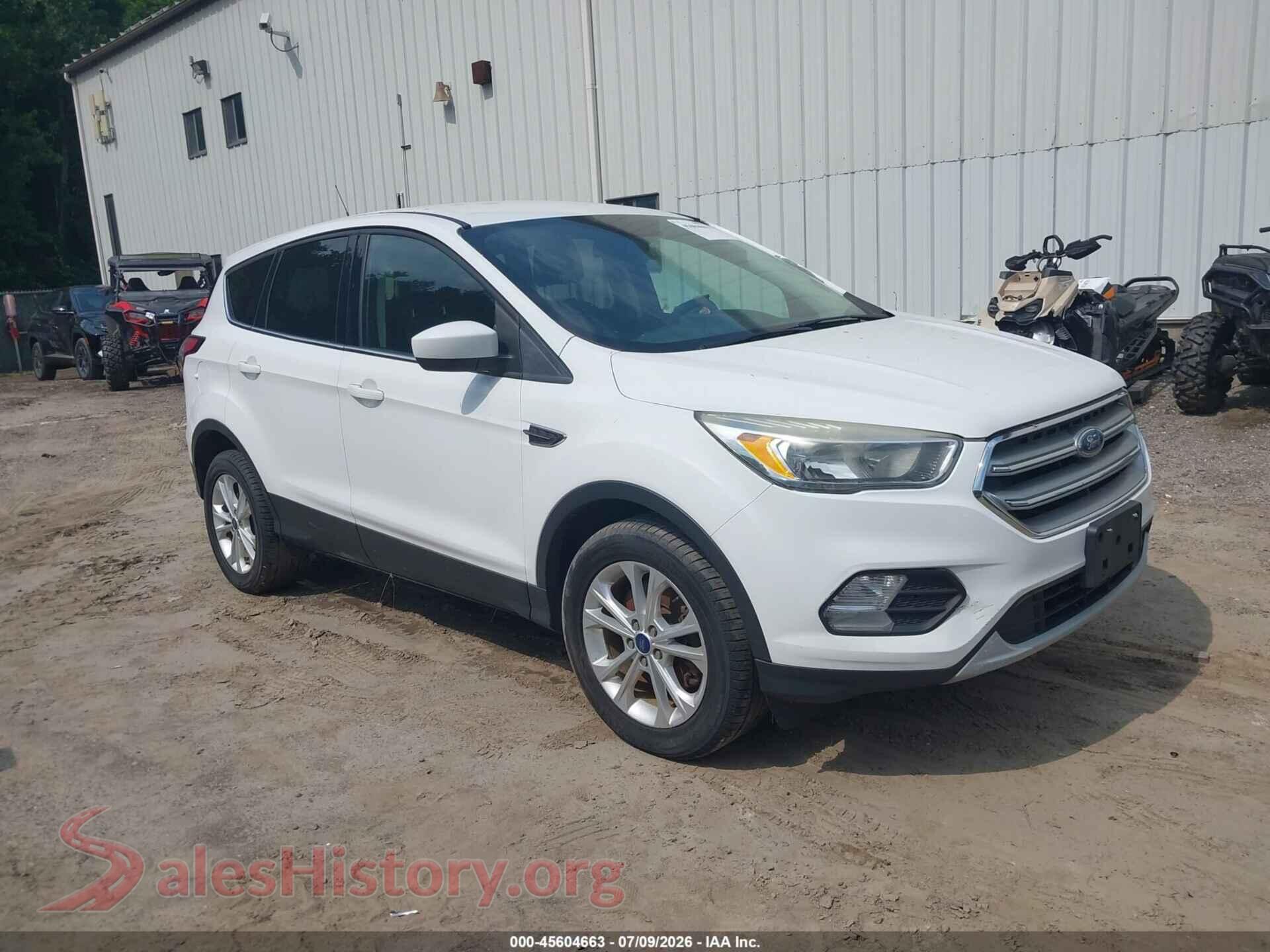 2017 FORD ESCAPE — VIN 1FMCU9GDXHUC27629