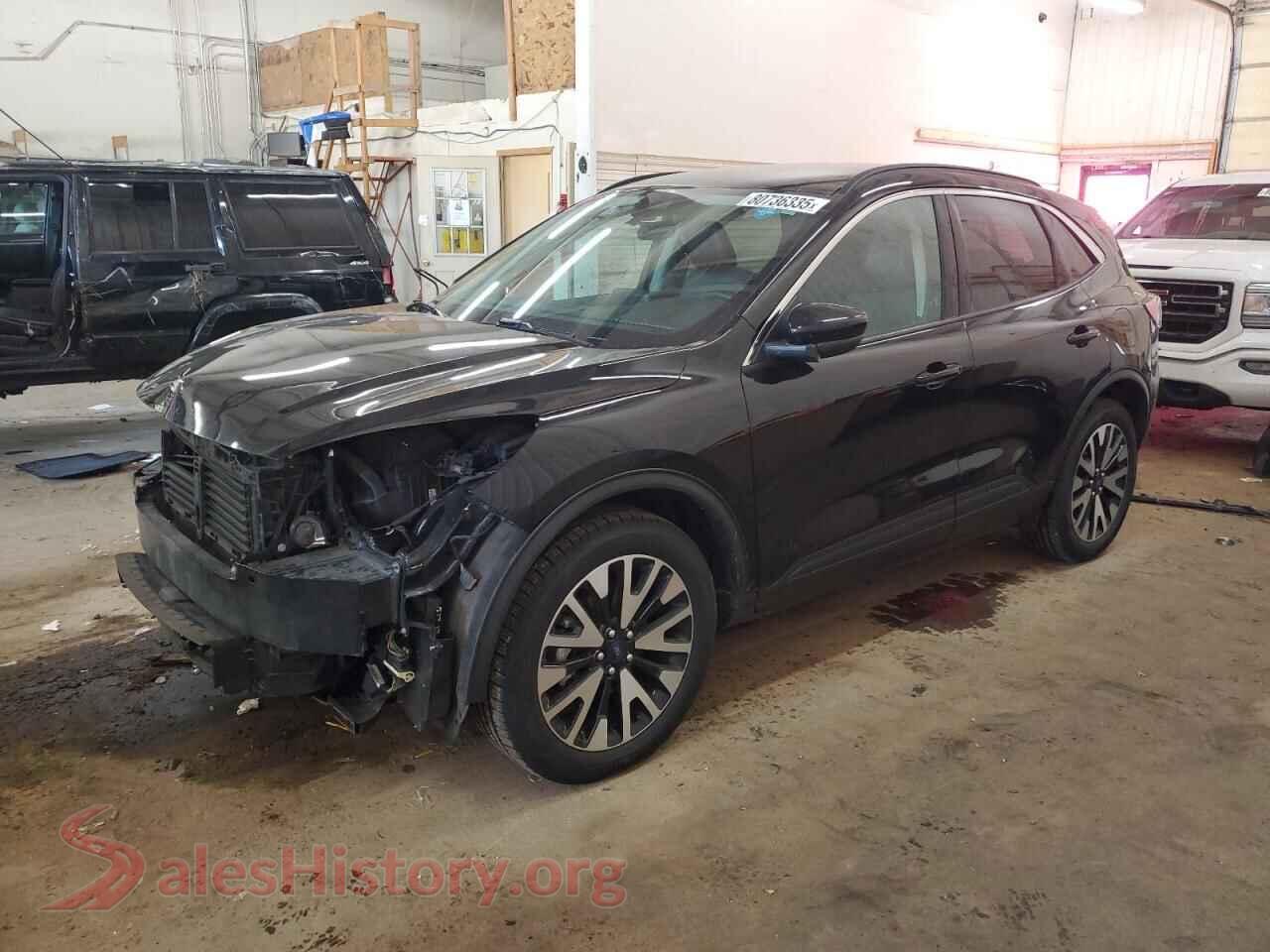 2020 FORD ESCAPE — VIN 1FMCU9H98LUB98781