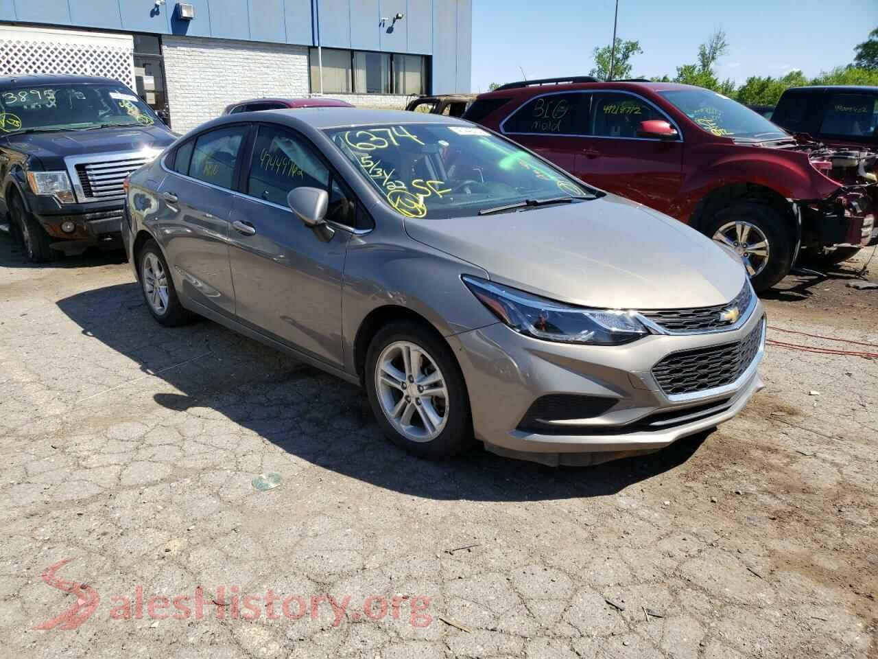 2018 CHEVROLET CRUZE — VIN 1G1BE5SM7J7176374