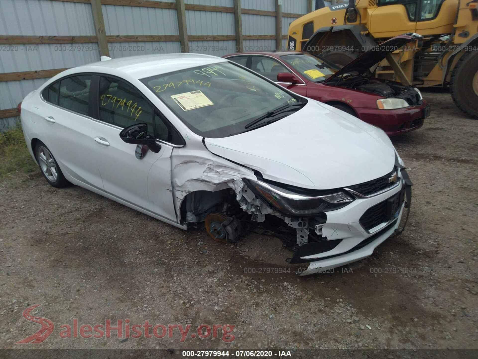 2018 CHEVROLET CRUZE — VIN 1G1BE5SMXJ7117190