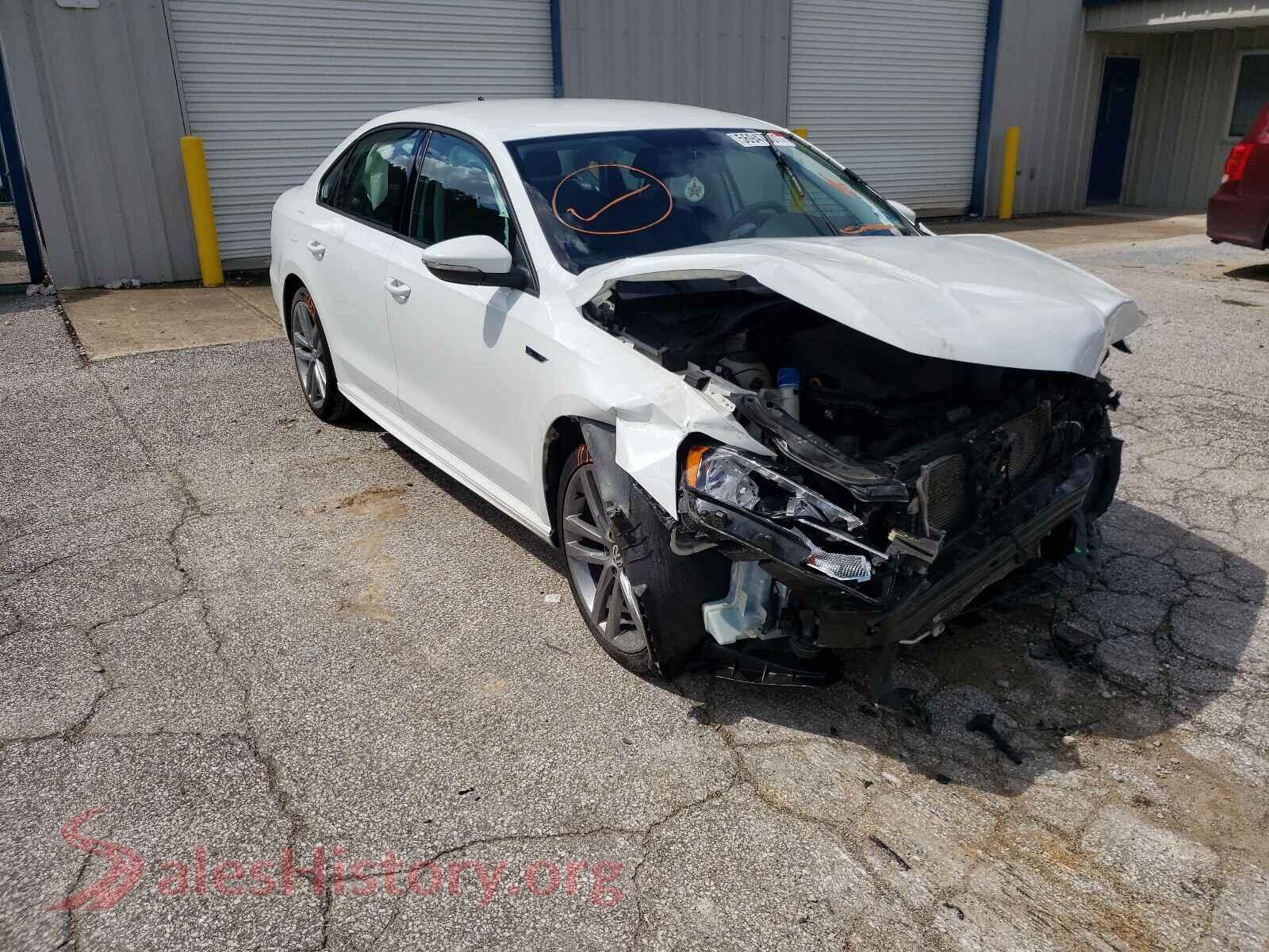 2018 VOLKSWAGEN PASSAT — VIN 1VWAA7A33JC011316