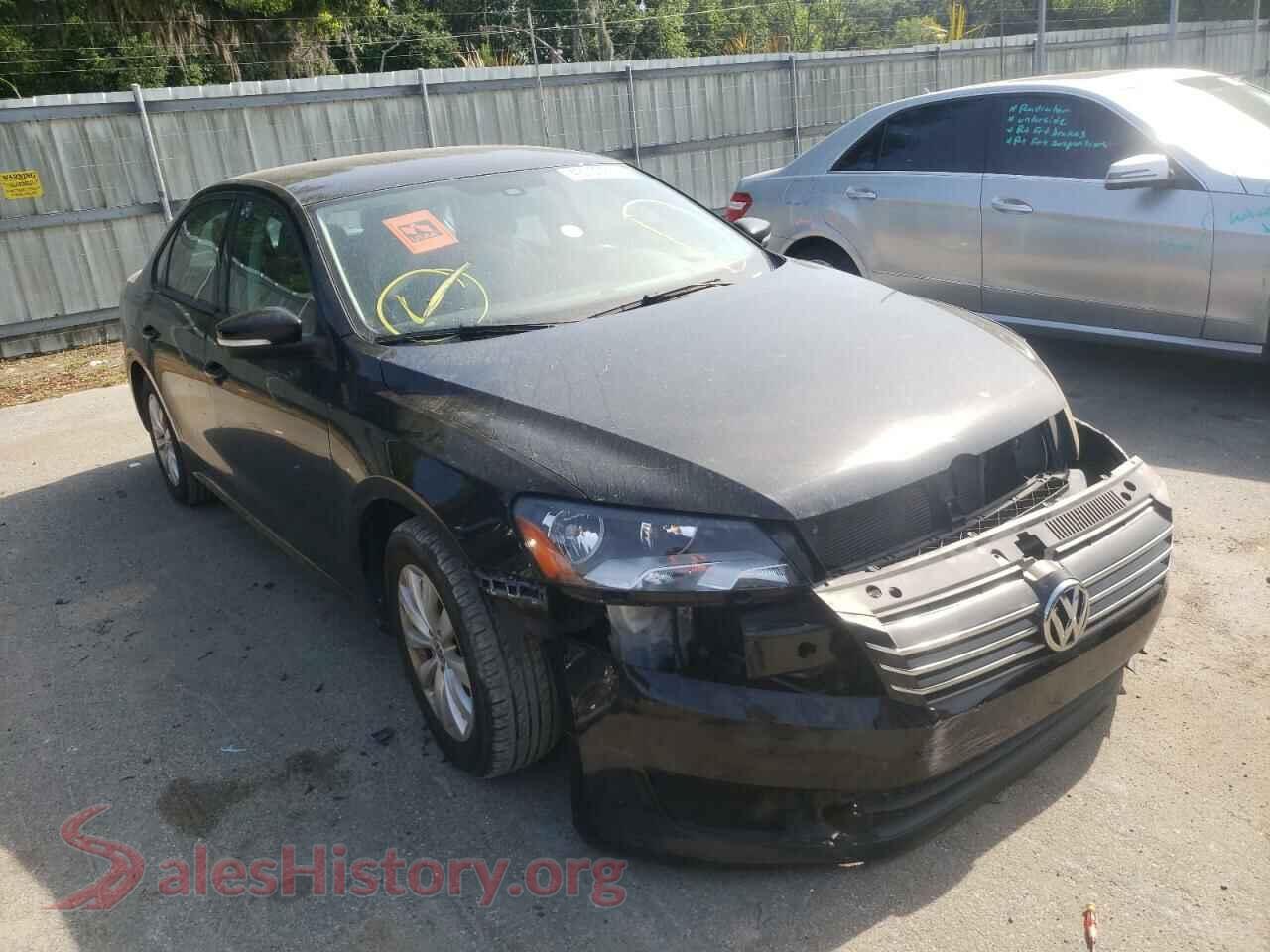 2015 VOLKSWAGEN PASSAT — VIN 1VWAT7A31FC035163