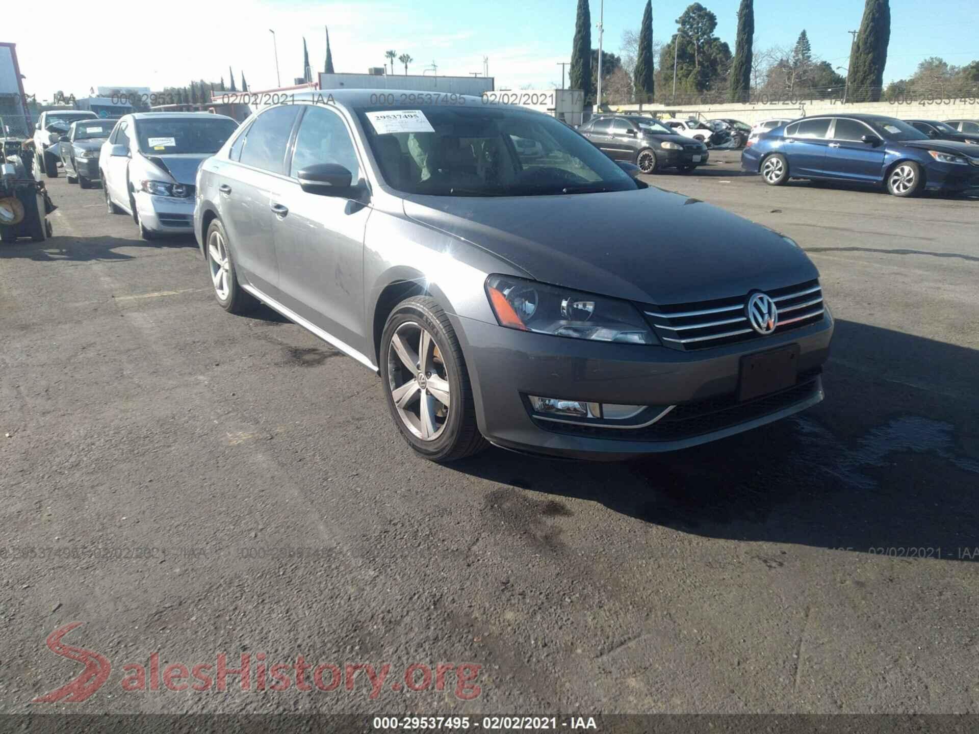 2015 VOLKSWAGEN PASSAT — VIN 1VWAT7A32FC084808