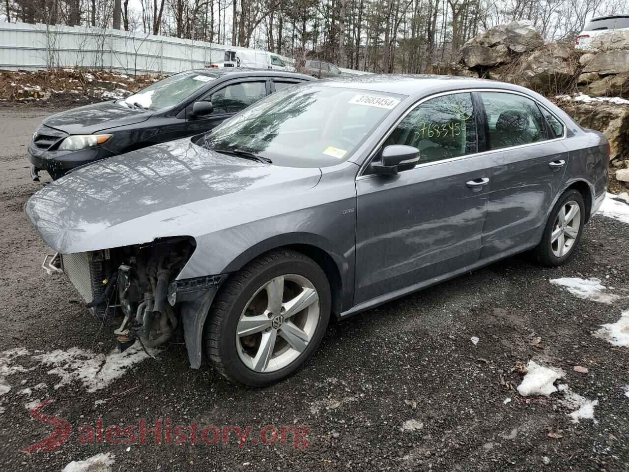 2015 VOLKSWAGEN PASSAT — VIN 1VWAT7A33FC098796