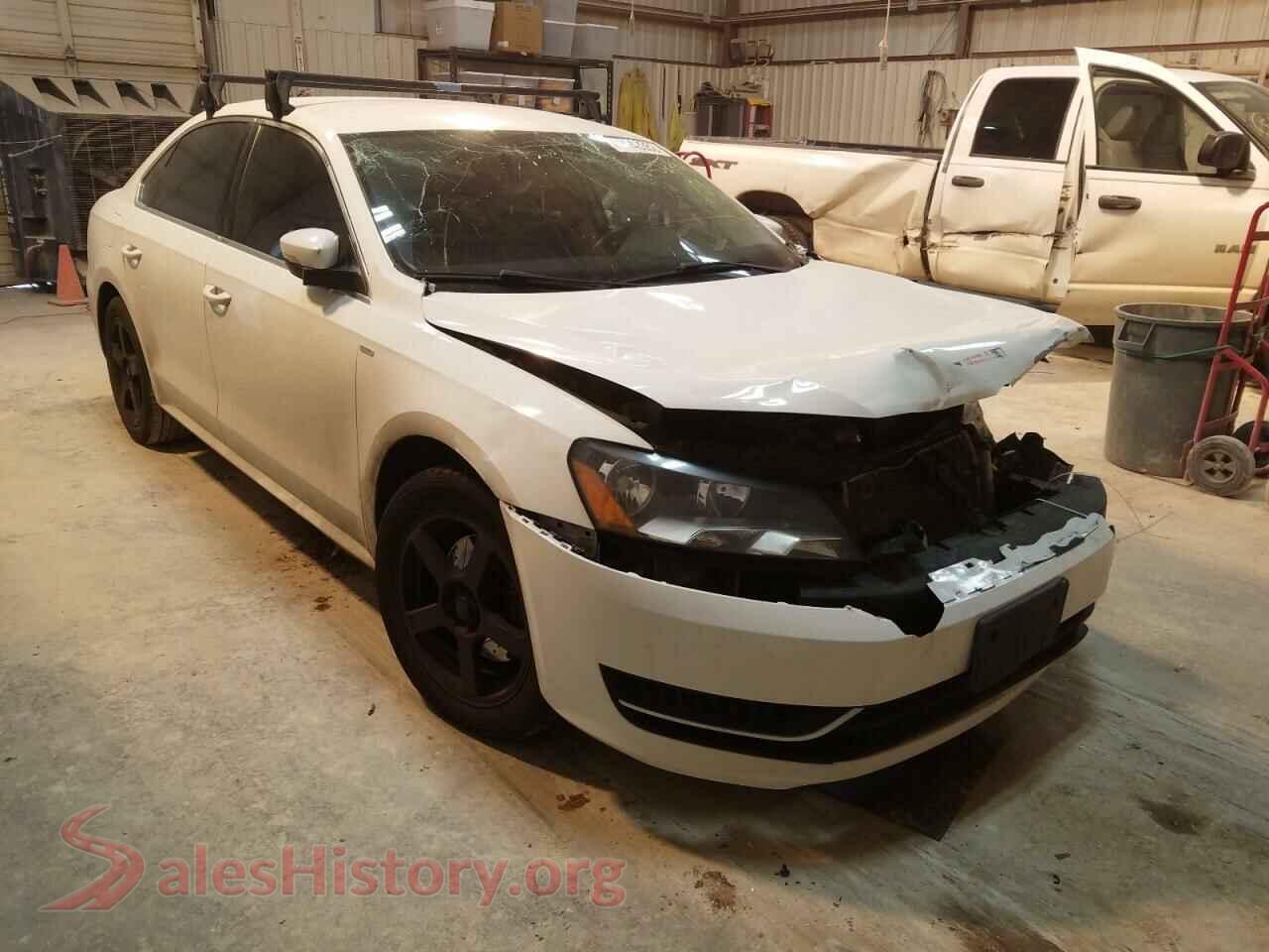 2014 VOLKSWAGEN PASSAT — VIN 1VWAT7A34EC055020