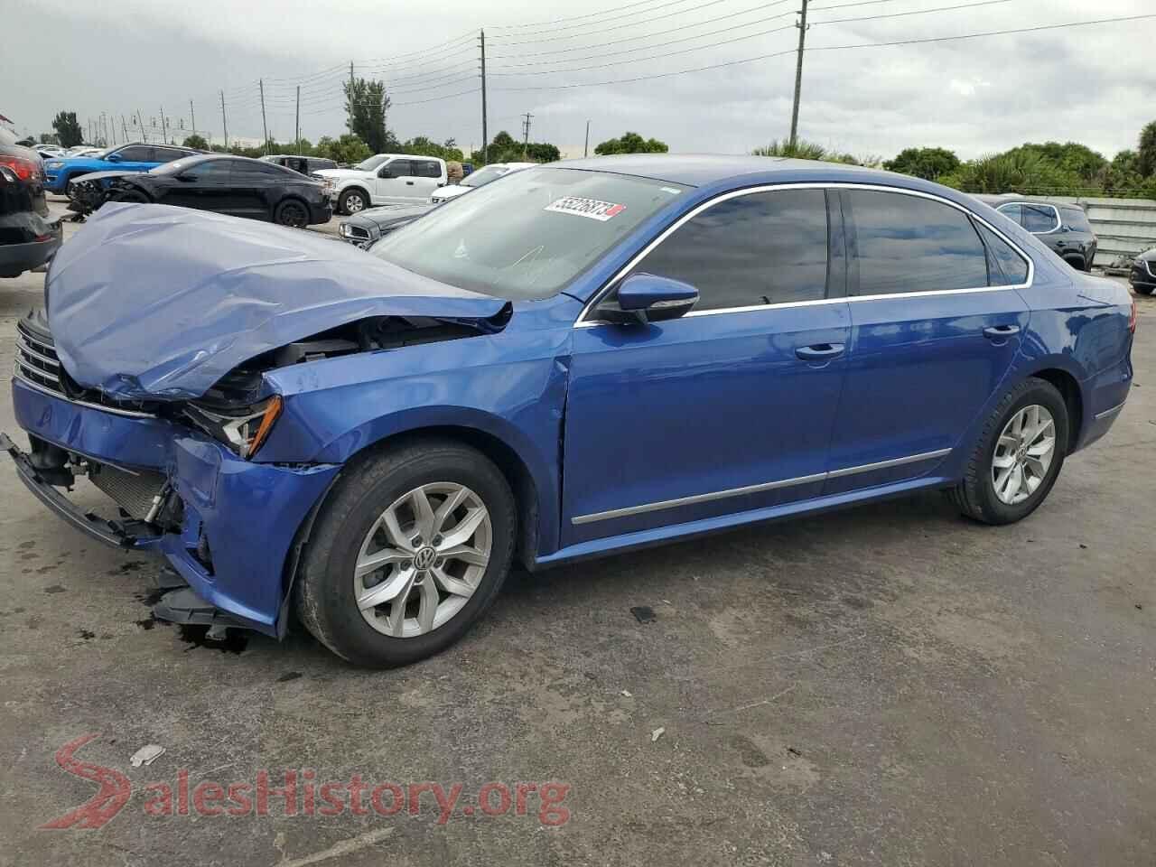 2017 VOLKSWAGEN PASSAT — VIN 1VWAT7A36HC079470