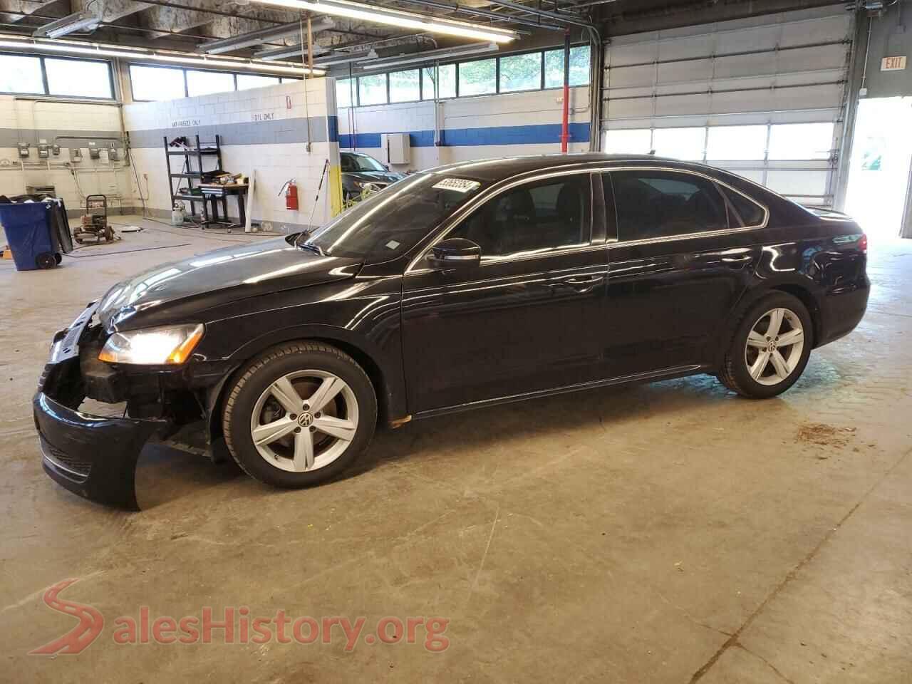 2013 VOLKSWAGEN PASSAT — VIN 1VWBP7A30DC118301