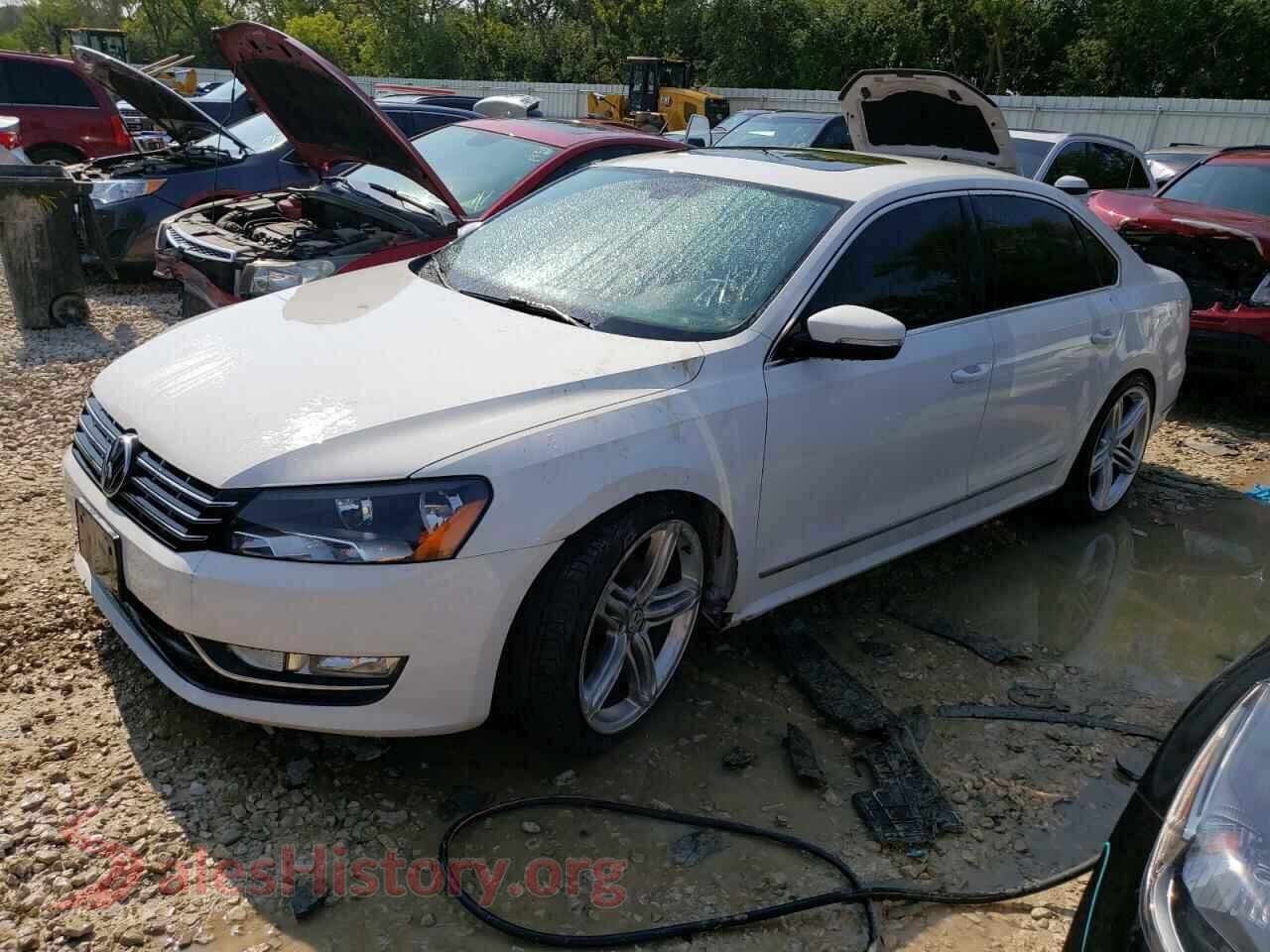 2013 VOLKSWAGEN PASSAT — VIN 1VWCN7A37DC108813