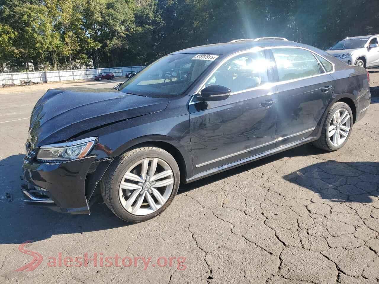 2017 VOLKSWAGEN PASSAT — VIN 1VWCT7A33HC071366