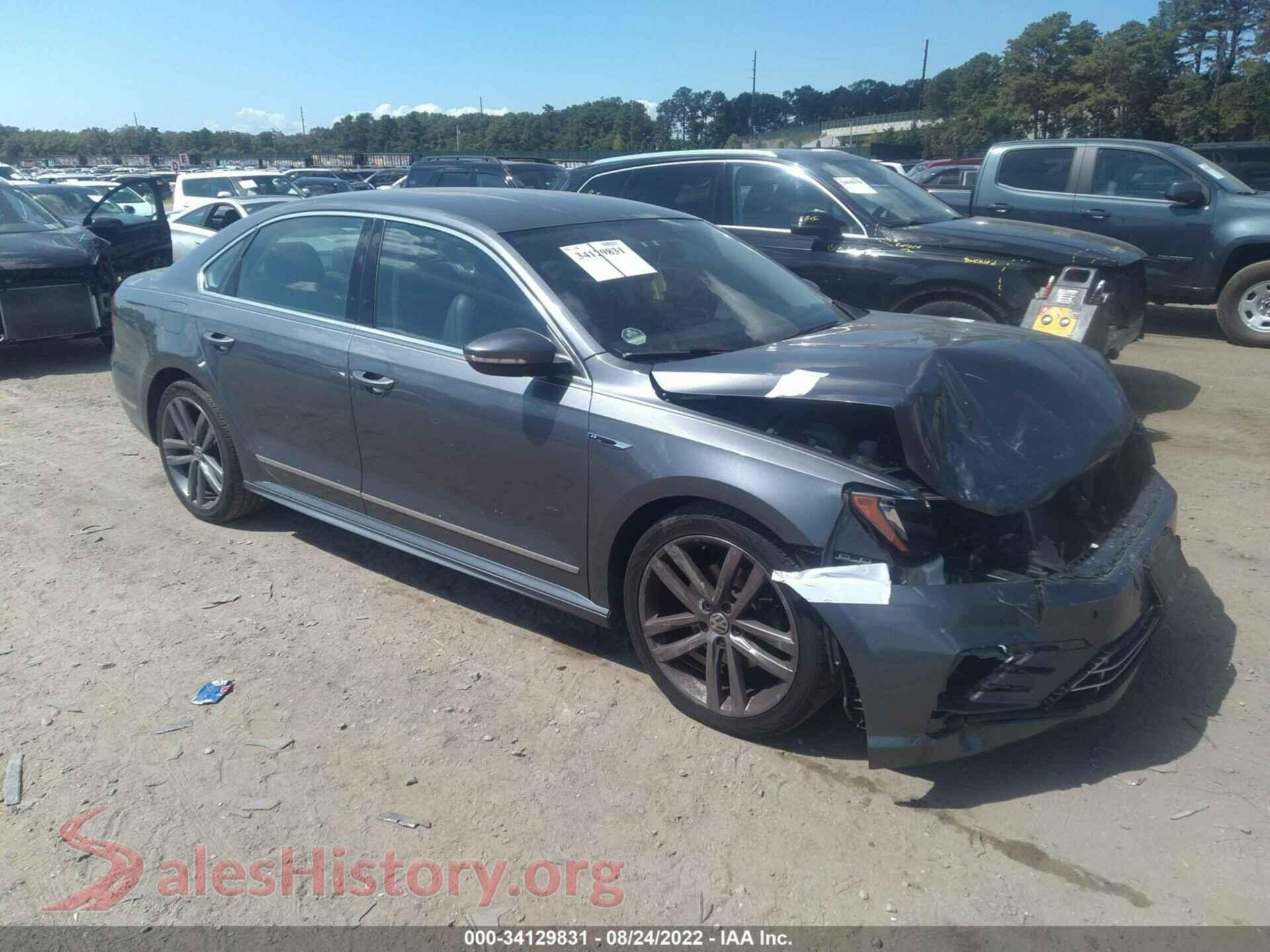 2017 VOLKSWAGEN PASSAT — VIN 1VWDT7A31HC076392