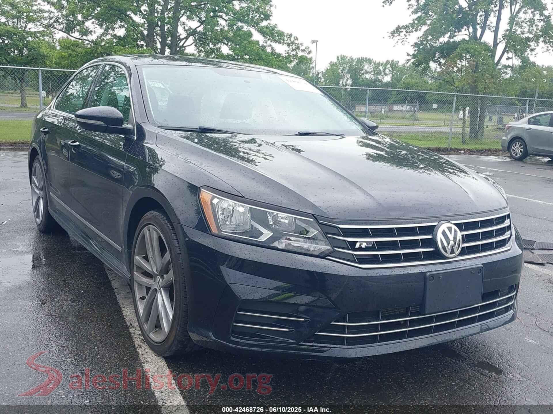 2017 VOLKSWAGEN PASSAT — VIN 1VWDT7A33HC011821