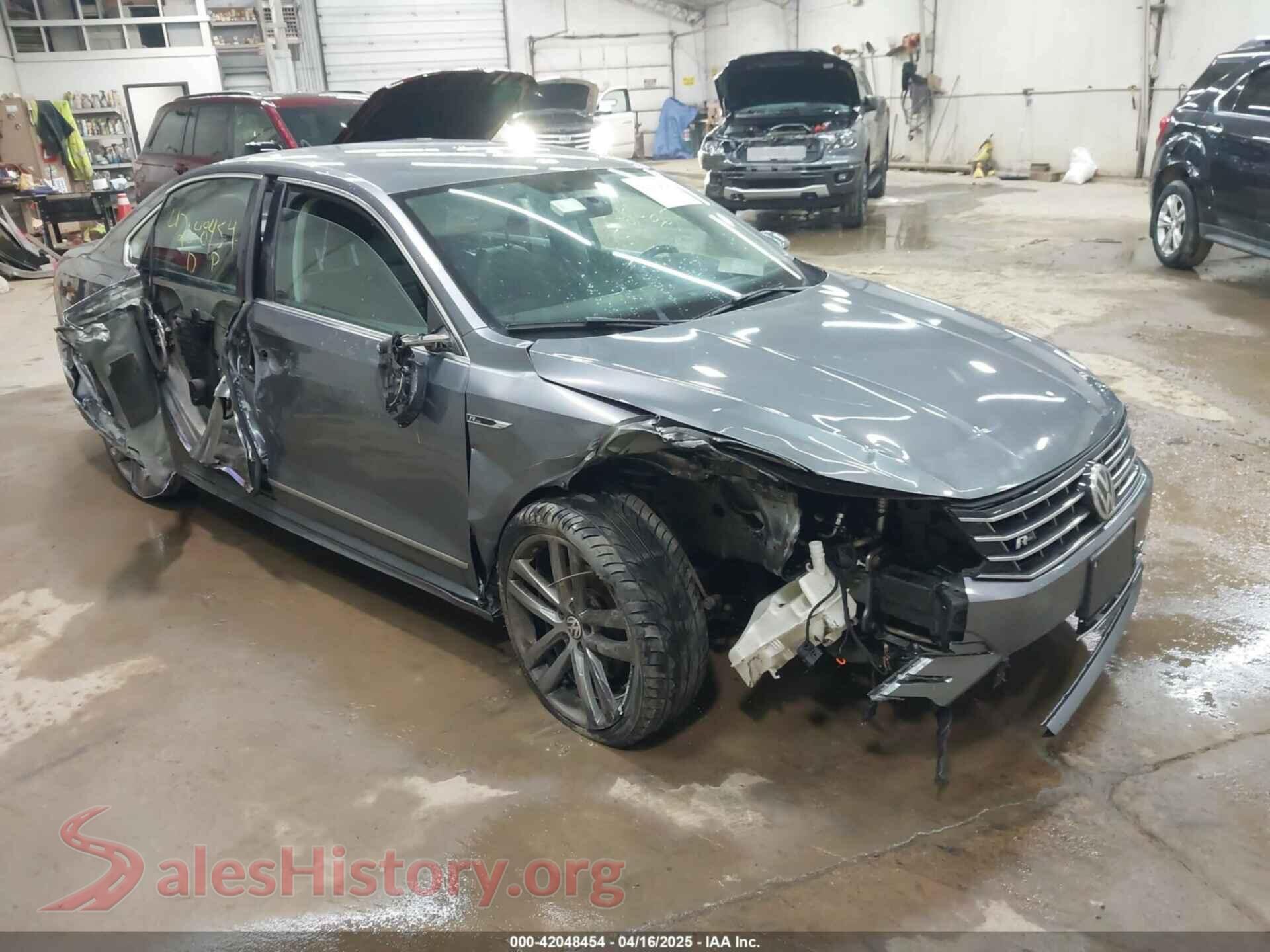 2017 VOLKSWAGEN PASSAT — VIN 1VWDT7A35HC052564