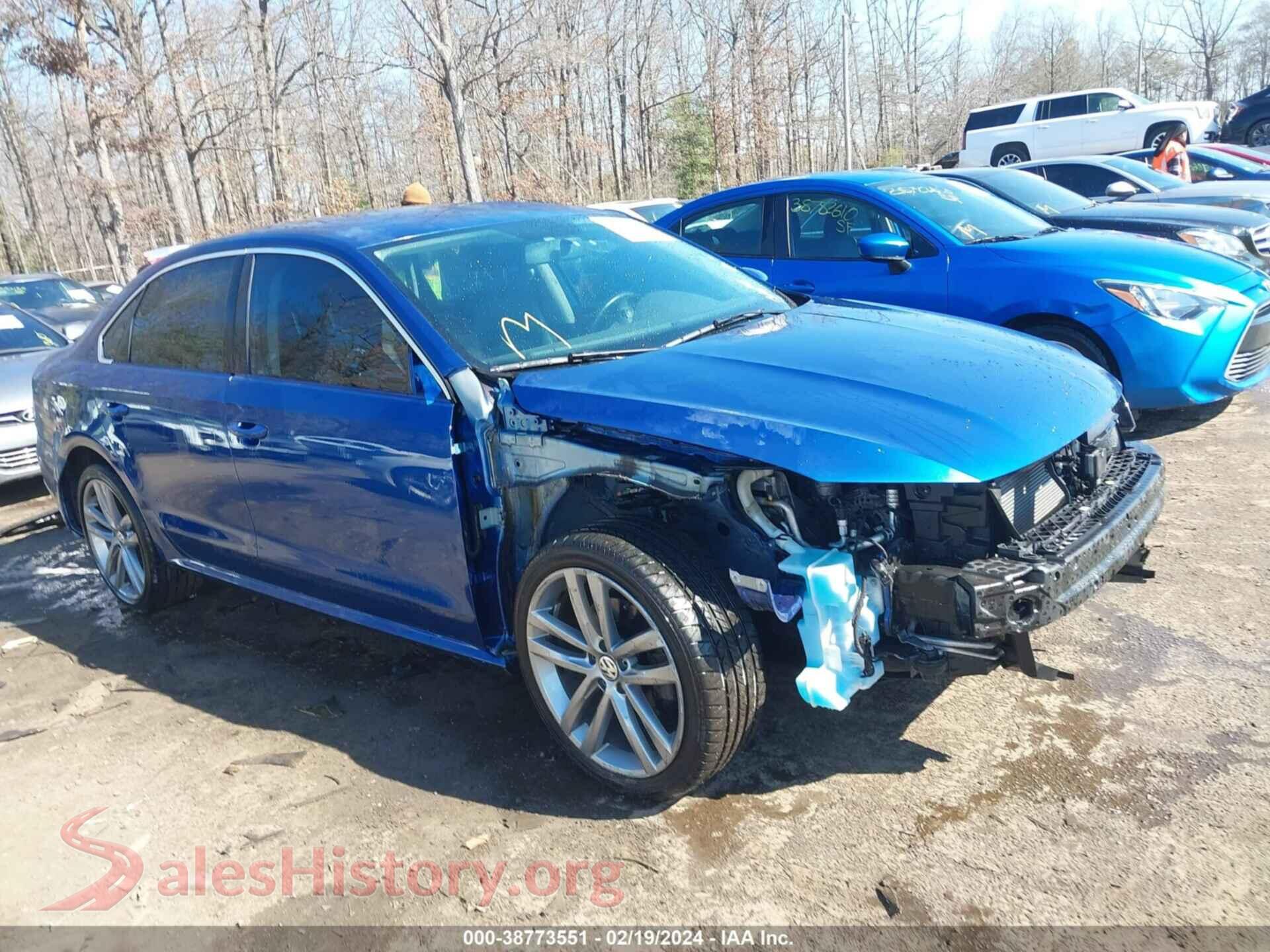 2017 VOLKSWAGEN PASSAT — VIN 1VWDT7A36HC004586