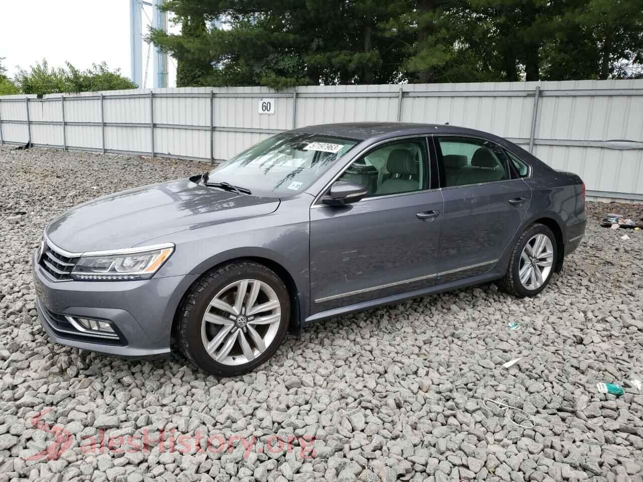 2017 VOLKSWAGEN PASSAT — VIN 1VWGT7A30HC002572