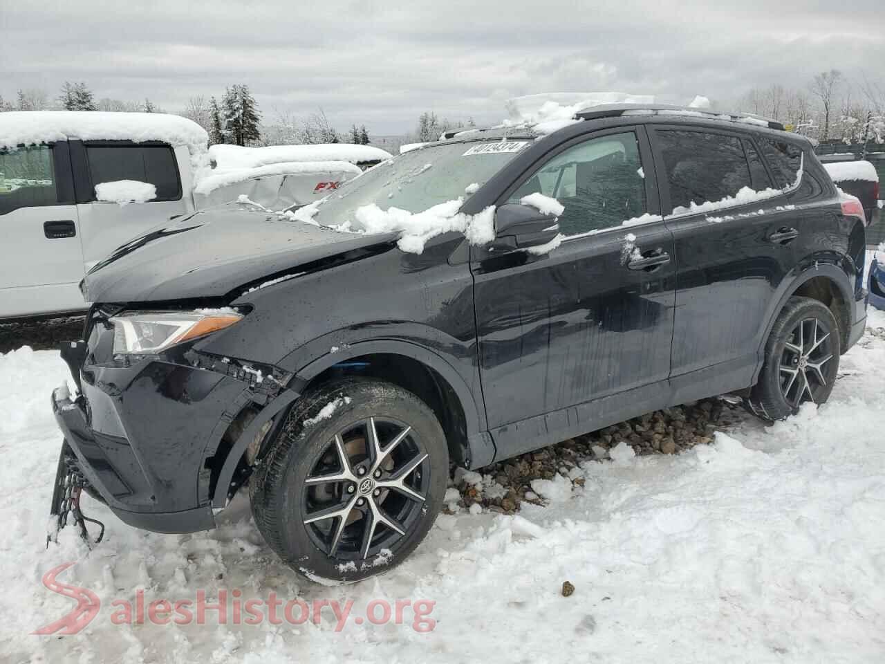 2018 TOYOTA RAV4 — VIN 2T3JFREV8JW751680