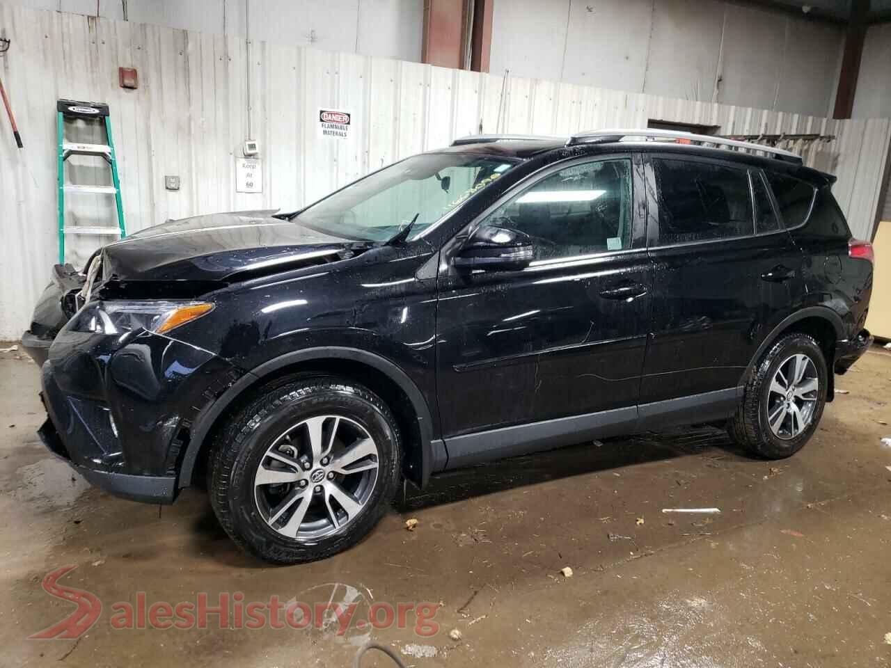 2018 TOYOTA RAV4 — VIN 2T3RFREV1JW821569