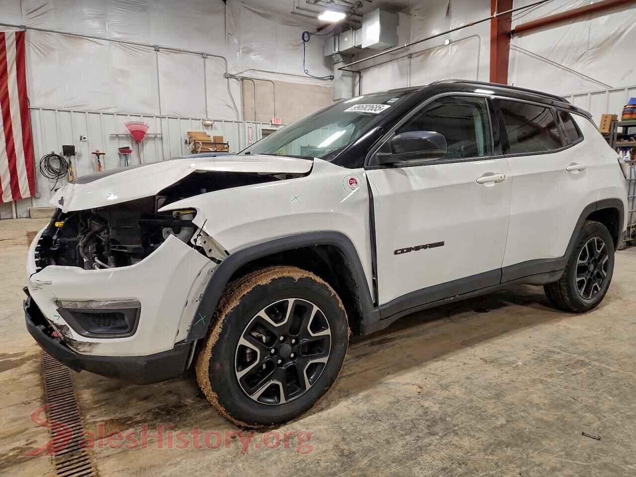 2019 JEEP COMPASS — VIN 3C4NJDDB1KT748185