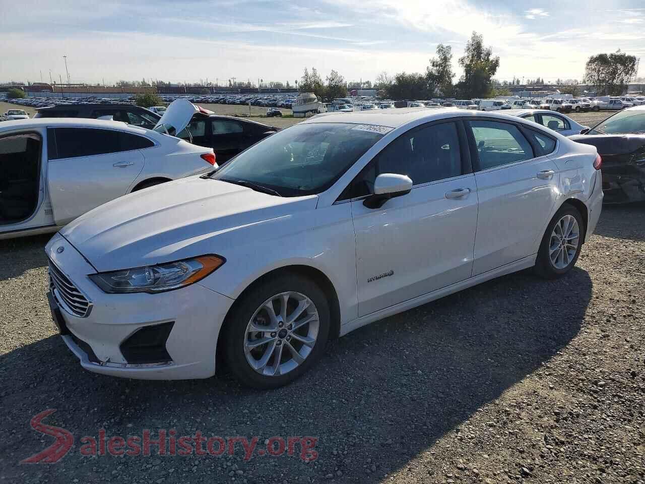 2019 FORD FUSION — VIN 3FA6P0LU2KR178098