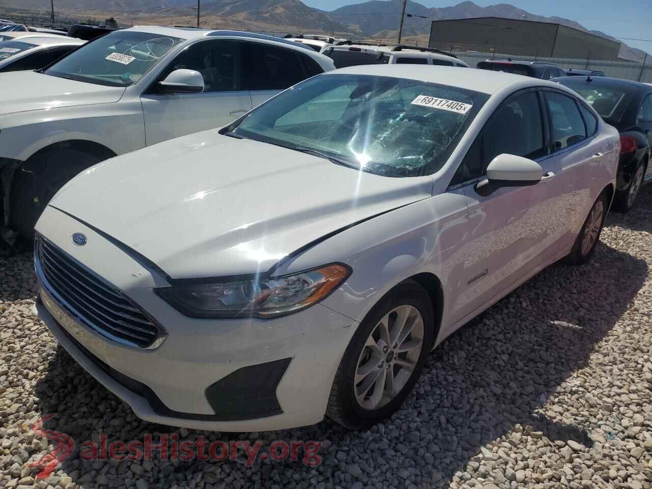 2019 FORD FUSION — VIN 3FA6P0LU2KR261711