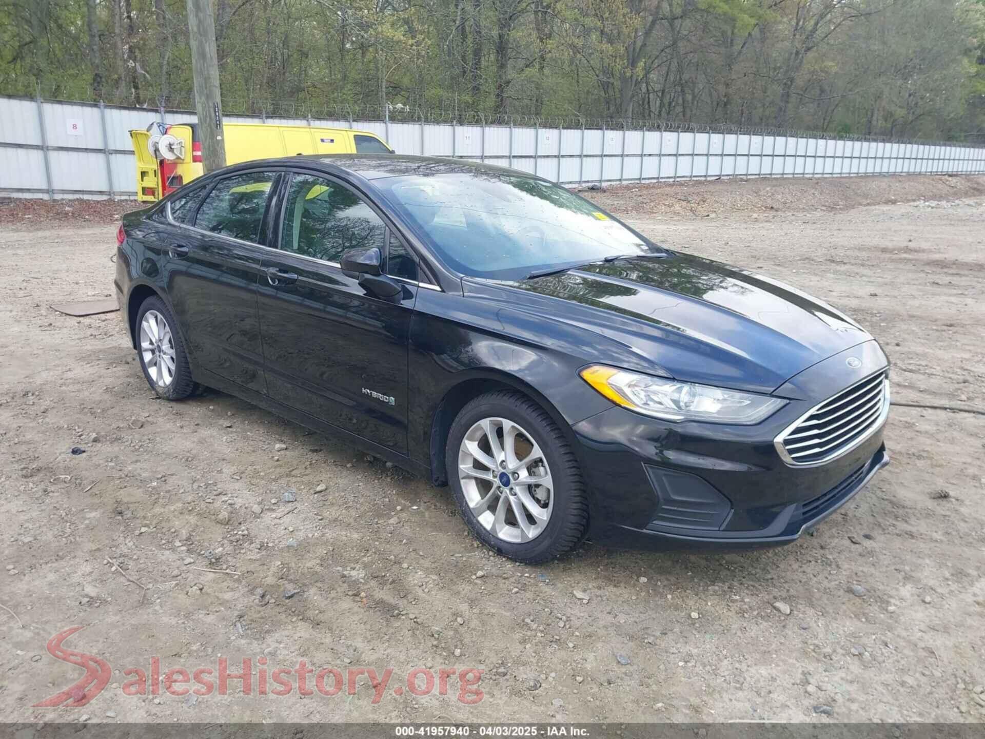 2019 FORD FUSION HYBRID — VIN 3FA6P0LUXKR243571