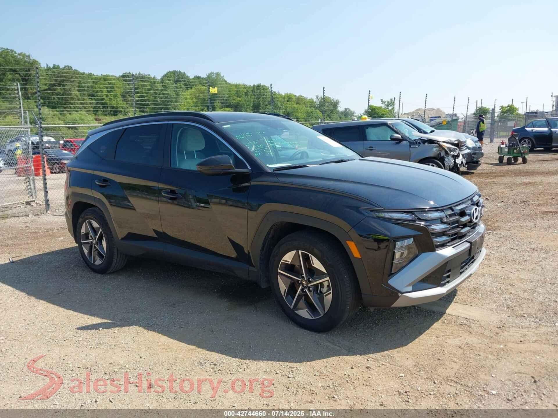 2025 HYUNDAI TUCSON — VIN 3KMJB3DE2SE018982