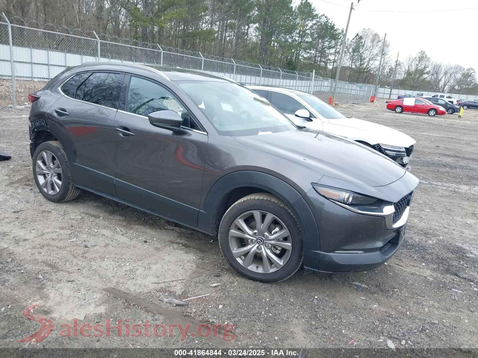 2020 MAZDA CX-30 — VIN 3MVDMAEM4LM136588
