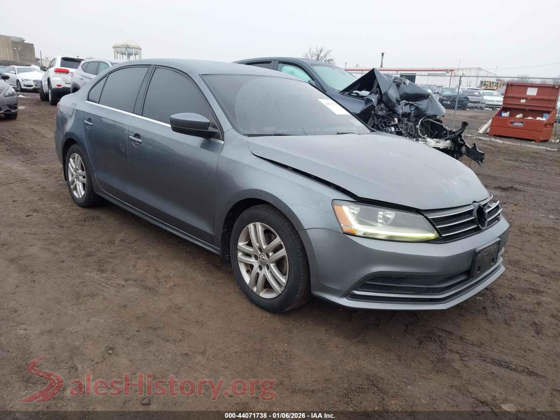 2017 VOLKSWAGEN JETTA — VIN 3VW2B7AJ5HM379392