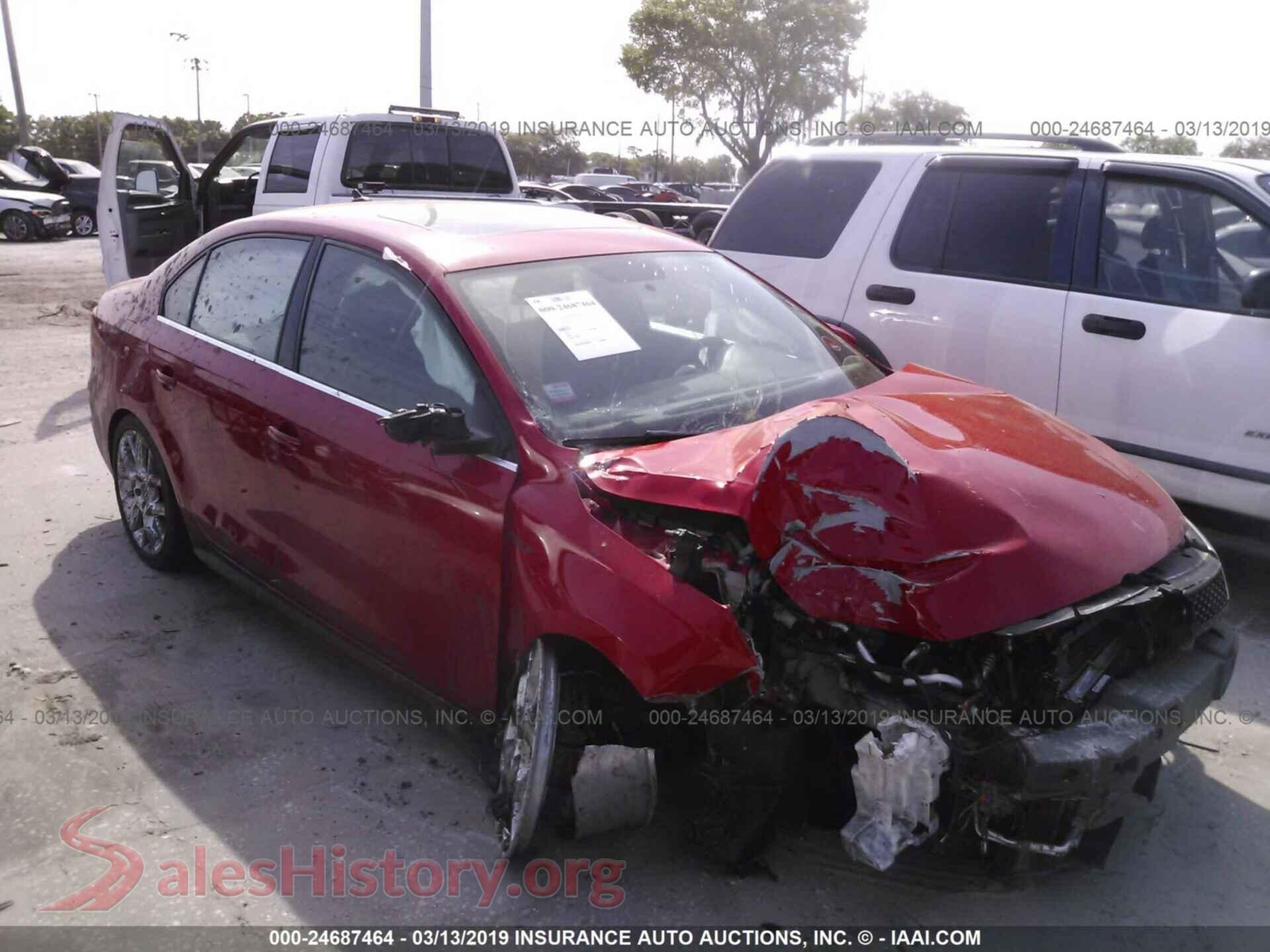 2014 VOLKSWAGEN JETTA — VIN 3VW4S7AJ1EM290374