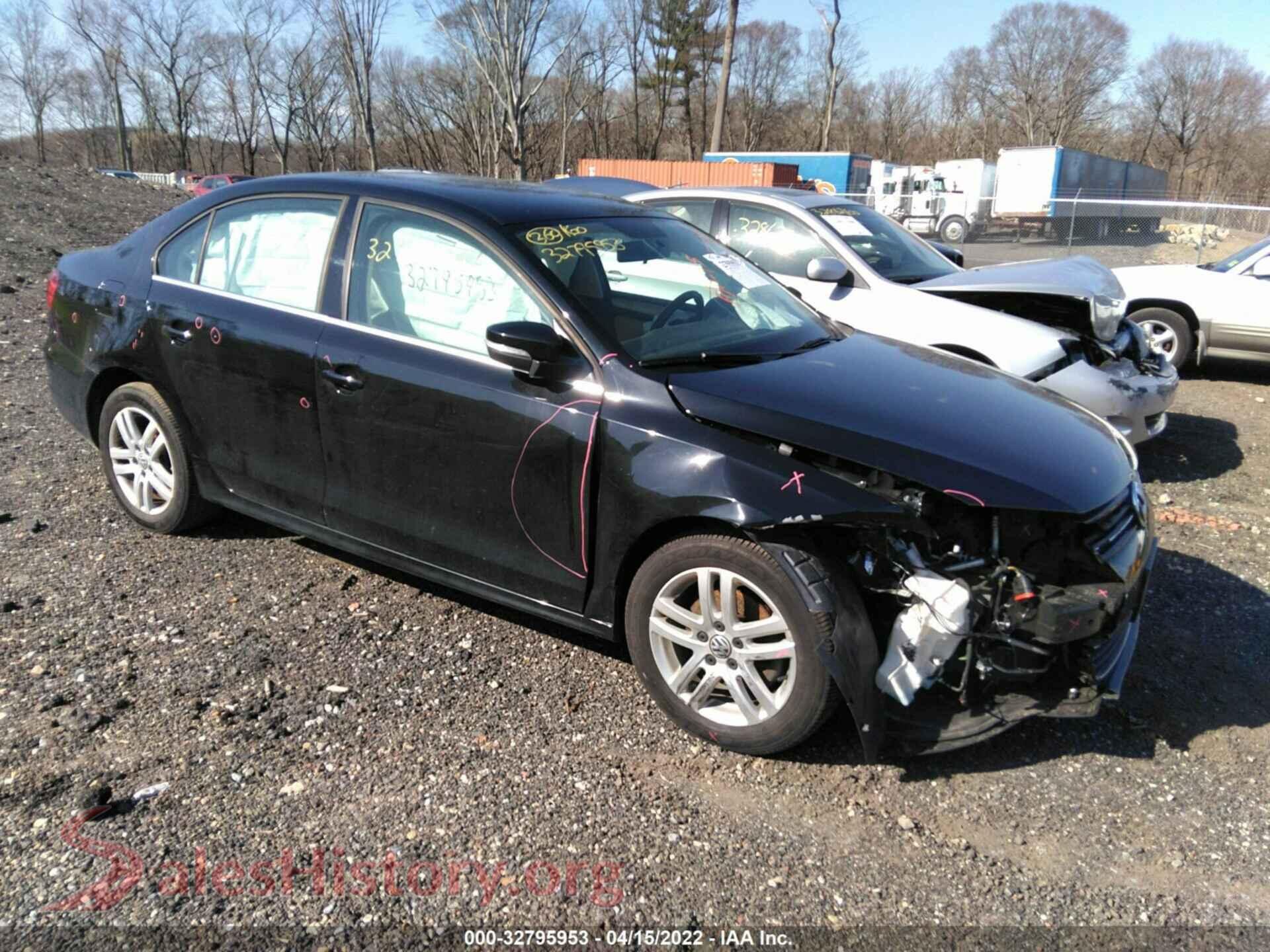 2014 VOLKSWAGEN JETTA SEDAN — VIN 3VWB17AJ6EM275928