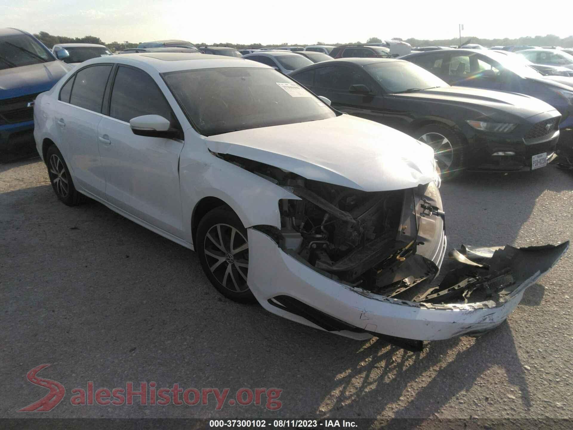 2017 VOLKSWAGEN JETTA — VIN 3VWB67AJ4HM370655