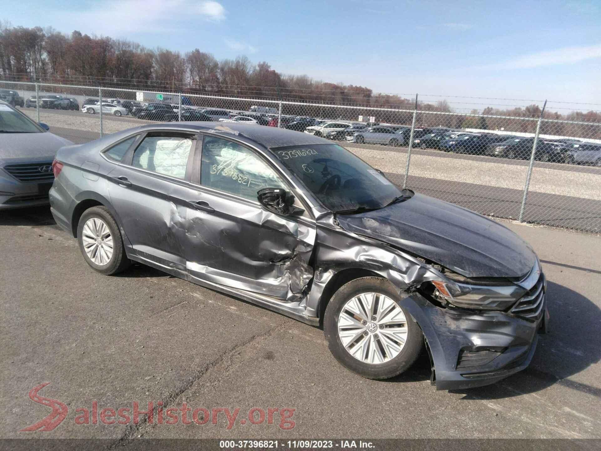 2019 VOLKSWAGEN JETTA — VIN 3VWC57BUXKM144403