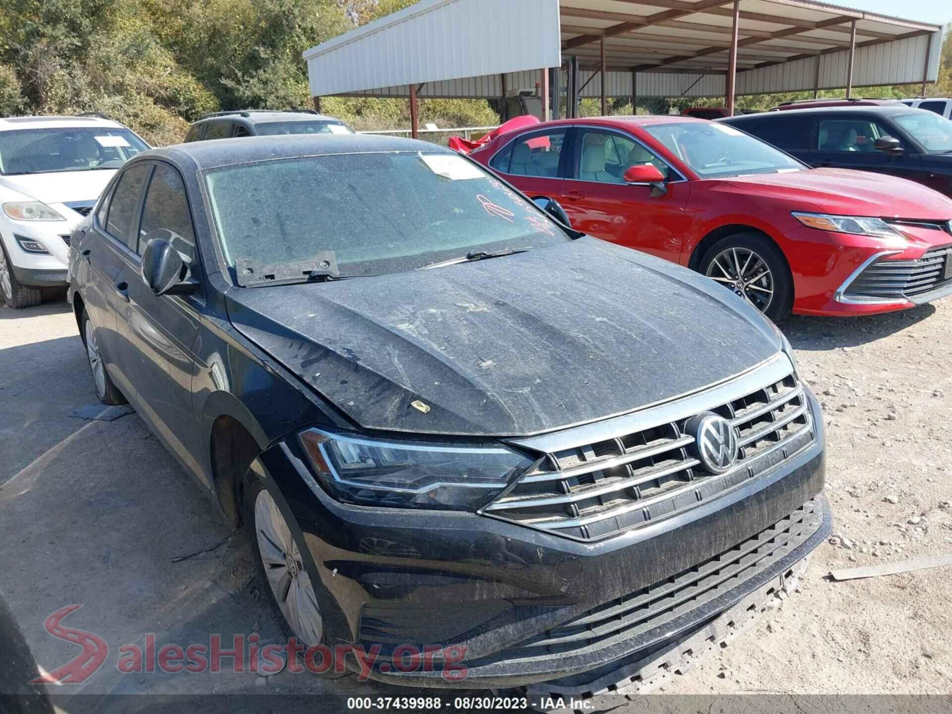 2019 VOLKSWAGEN JETTA — VIN 3VWCB7BU3KM131744