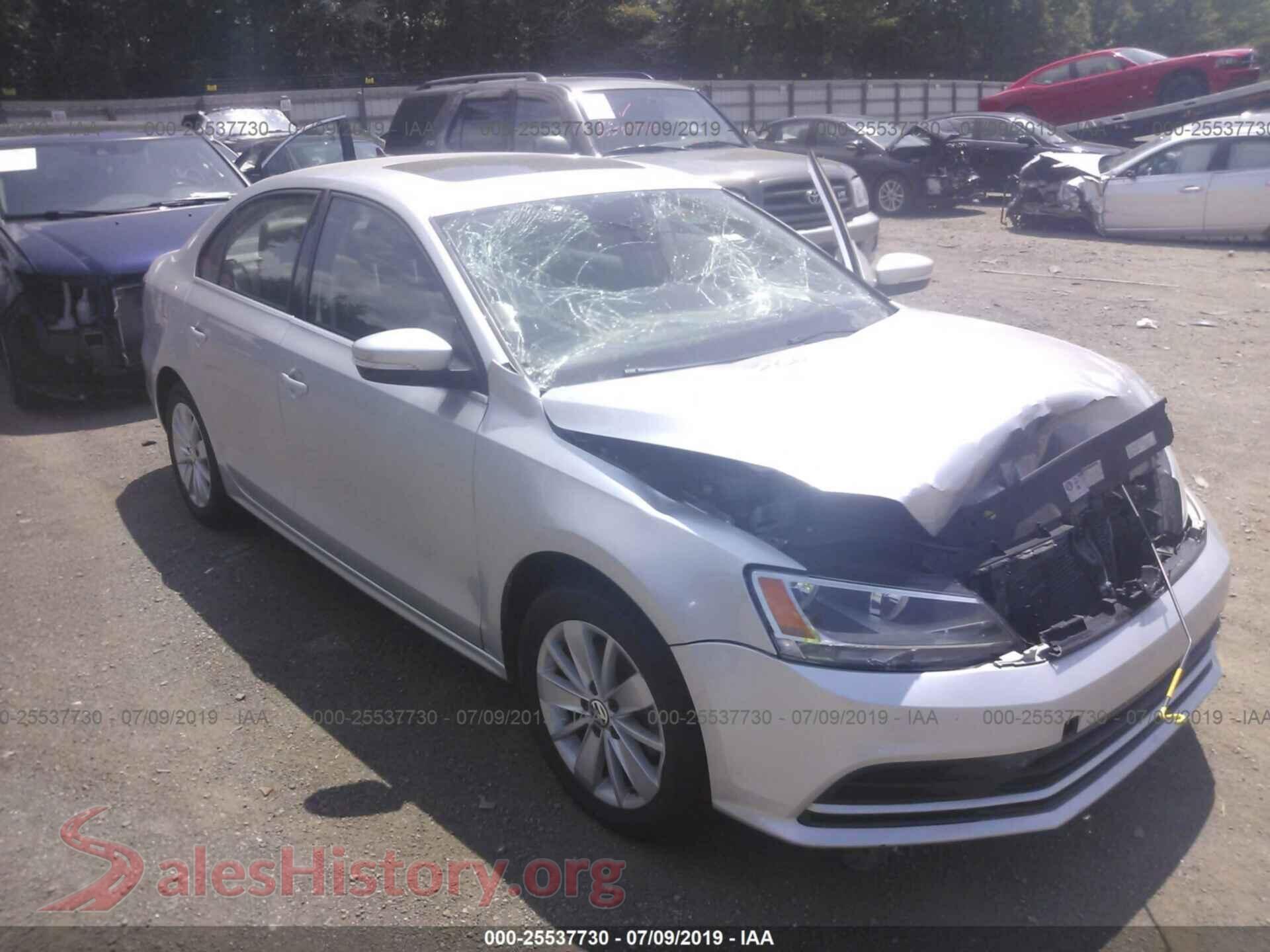 2015 VOLKSWAGEN JETTA — VIN 3VWD07AJ2FM321090