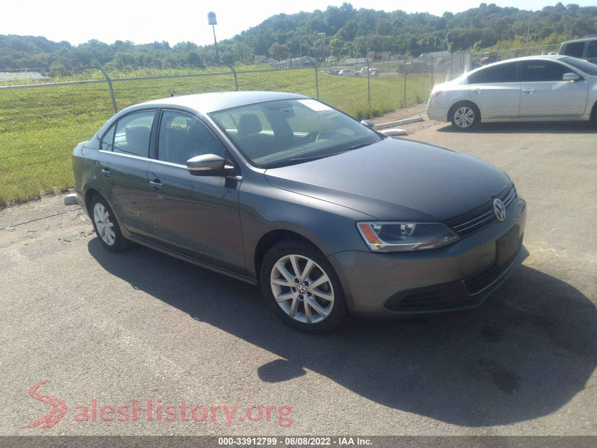 2014 VOLKSWAGEN JETTA SEDAN — VIN 3VWD17AJ1EM224829