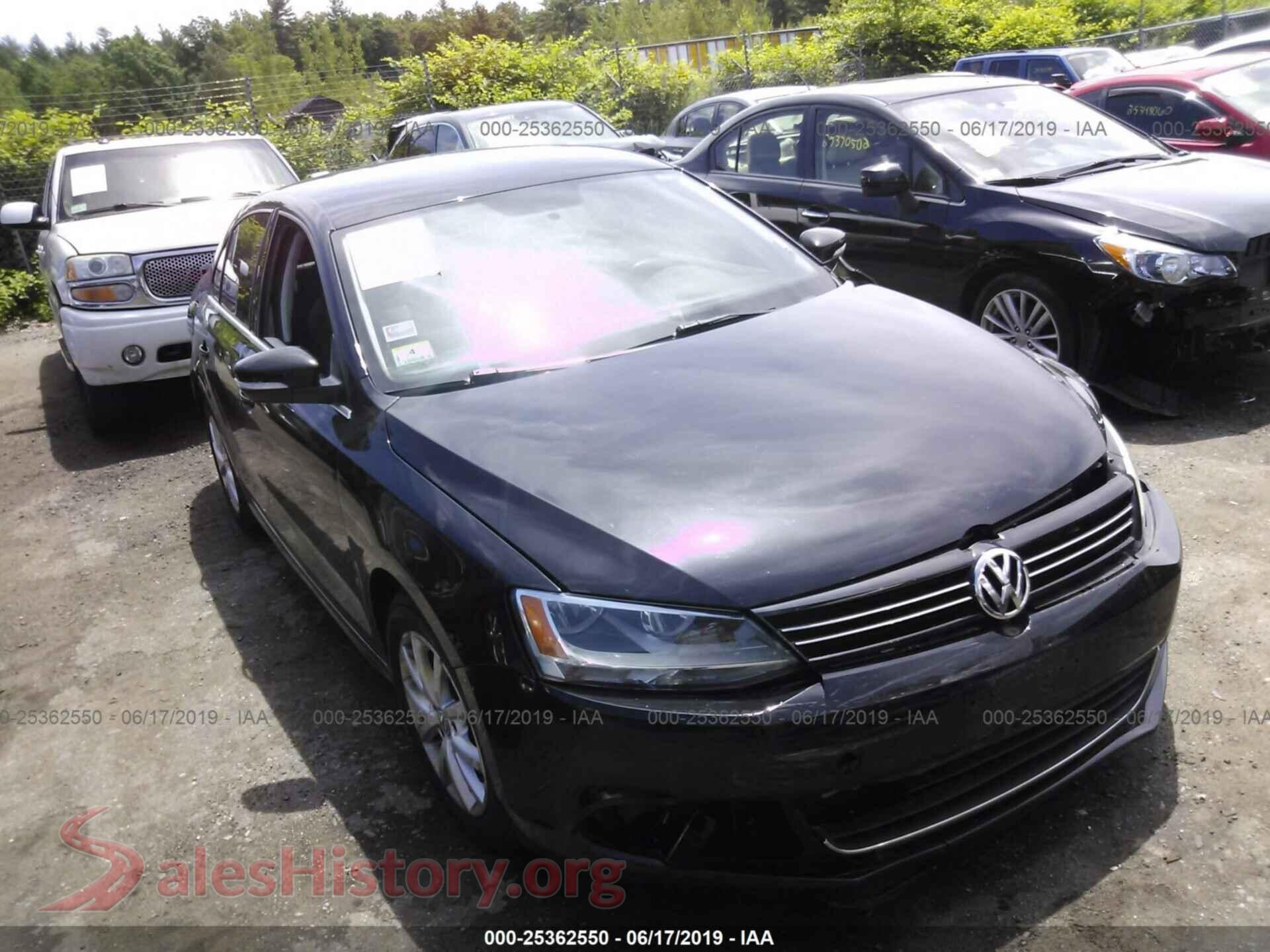 2014 VOLKSWAGEN JETTA — VIN 3VWD17AJ4EM427780