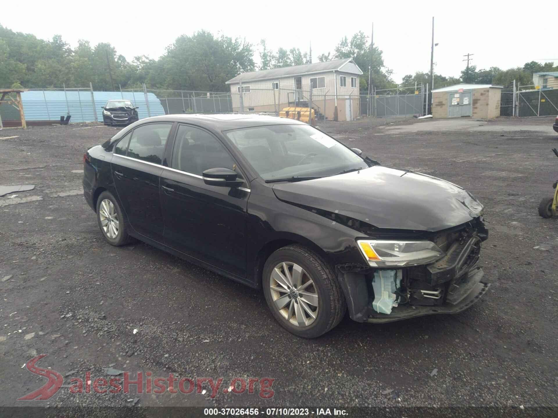 2015 VOLKSWAGEN JETTA SEDAN — VIN 3VWD17AJ4FM423259